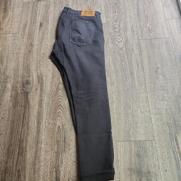 Slim Black Jeans with Sleek Design